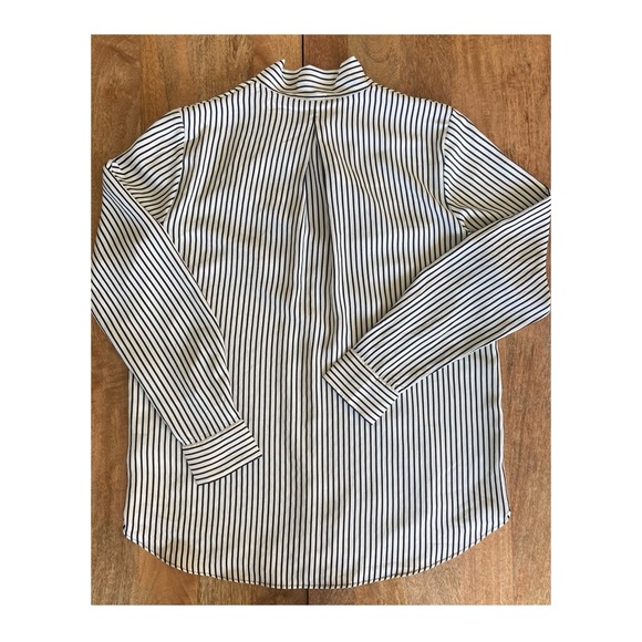 Striped Blouse with Tie Collar Size 6 - Picture 3 of 6